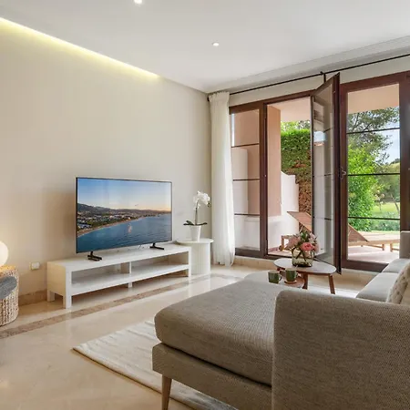 Vivi Homes - La Vida Dorada