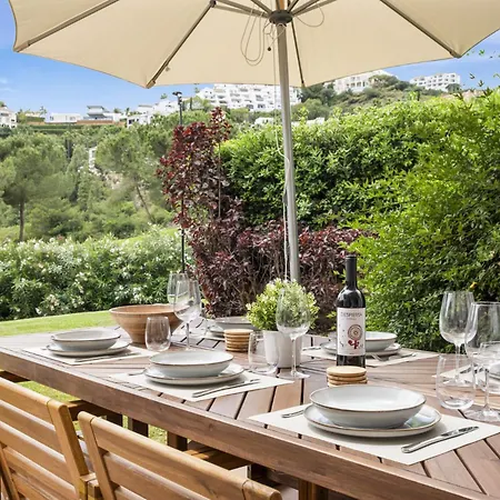 Vivi Homes - La Vida Dorada Apartment