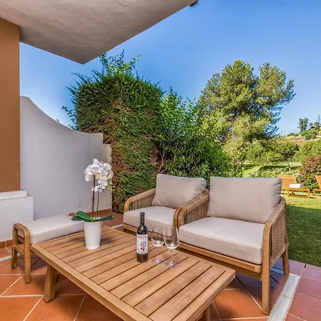 Vivi Homes - La Vida Dorada